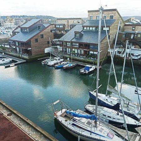 Charmant Studio Situe Sur Le Port De Довіль Екстер'єр фото
